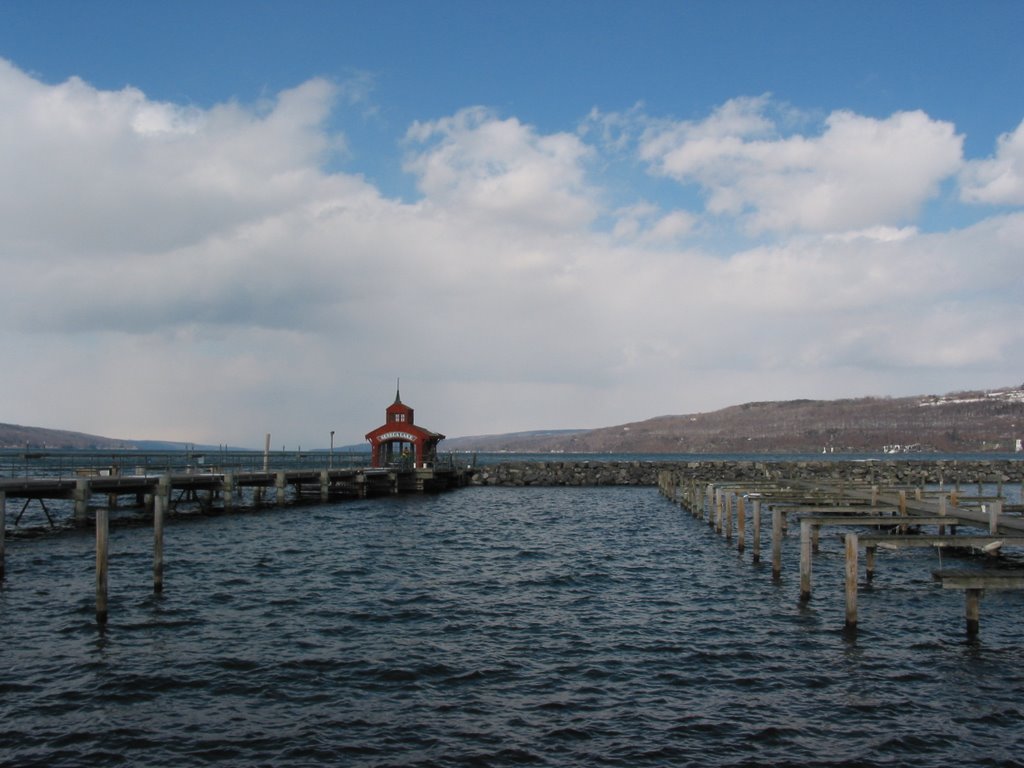 Seneca Harbor, Seneca Lake (1 of 11 Finger Lakes), 26 Feb 2005 by Albert Li