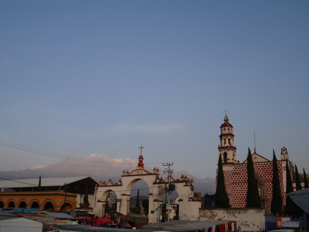 Iglesia y volcanes by Jorge BaHe