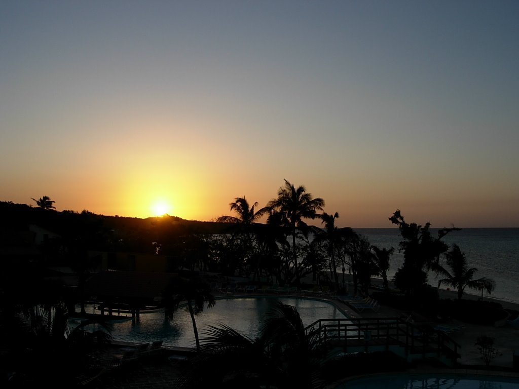 Sunset Cuba Atlantcico Hotel. by va3fe