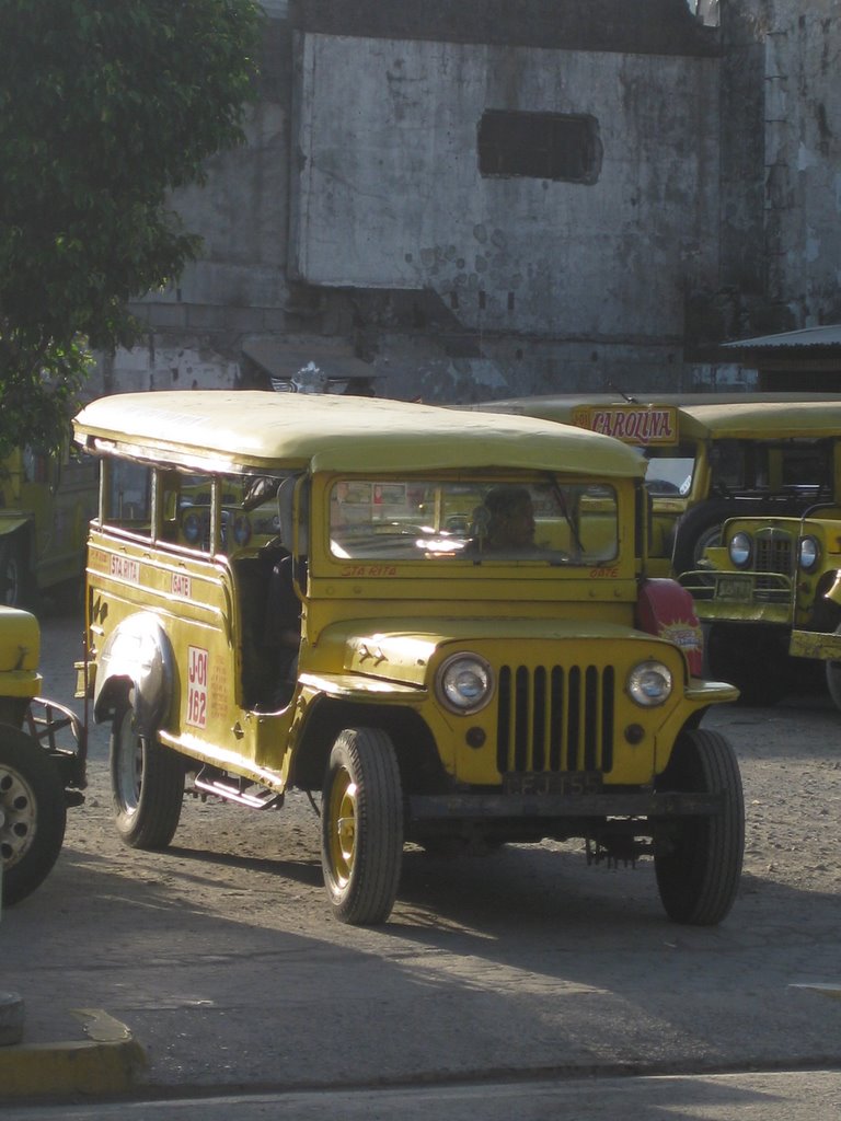 West Tapinac, Olongapo, Zambales, Philippines by vivid