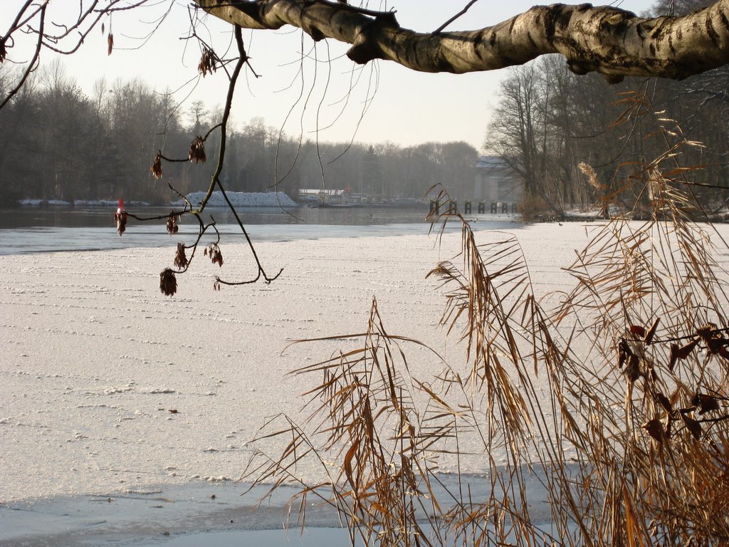 Machnower See, Schleuse im Hintergrund, Kleinmachnow by fredjae68