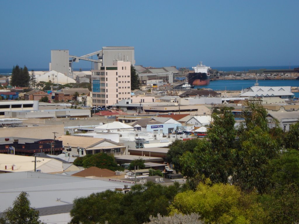 Geraldton HMAS Sydney memorial by dagechop