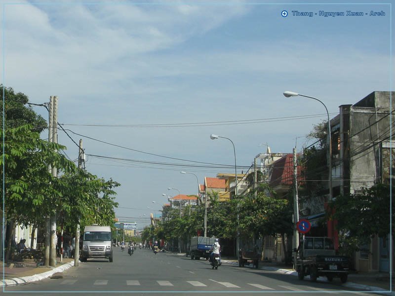 Đường - Huyền Trân Chông Chúa - Street by Vietnam - Paracels