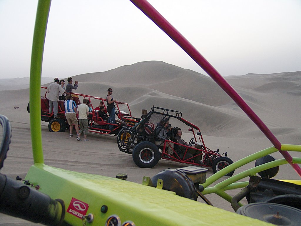 Areneros en el desierto by J.J. López Pomares