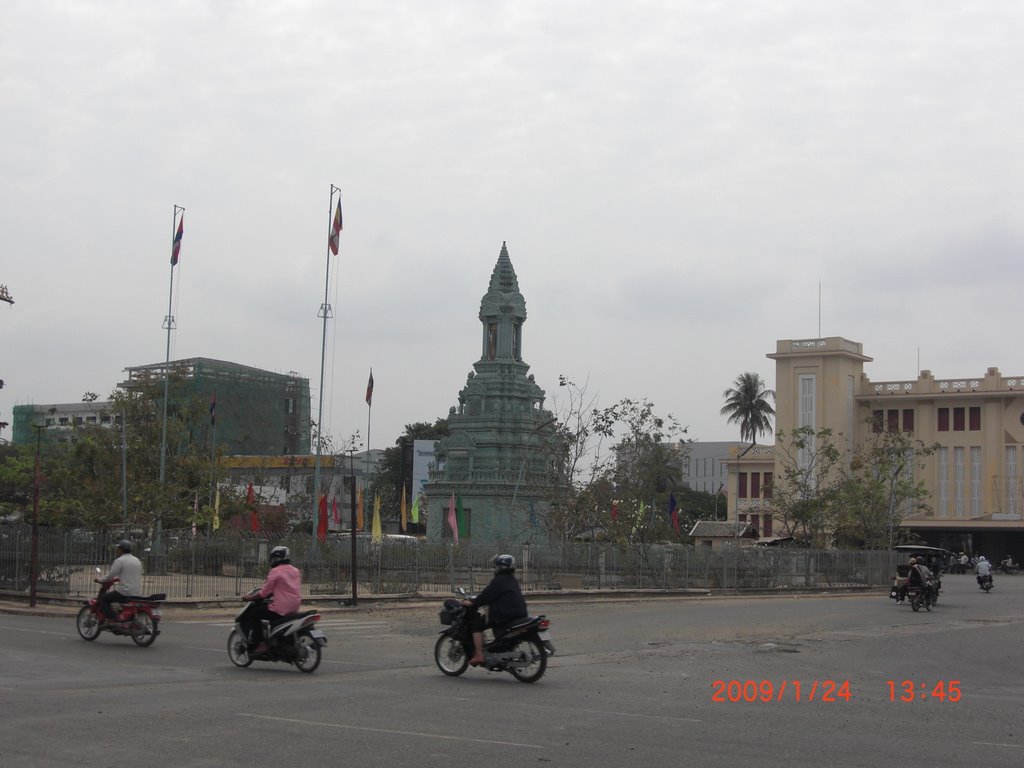 Stupa near Phnom Penh Railway Station by santiw