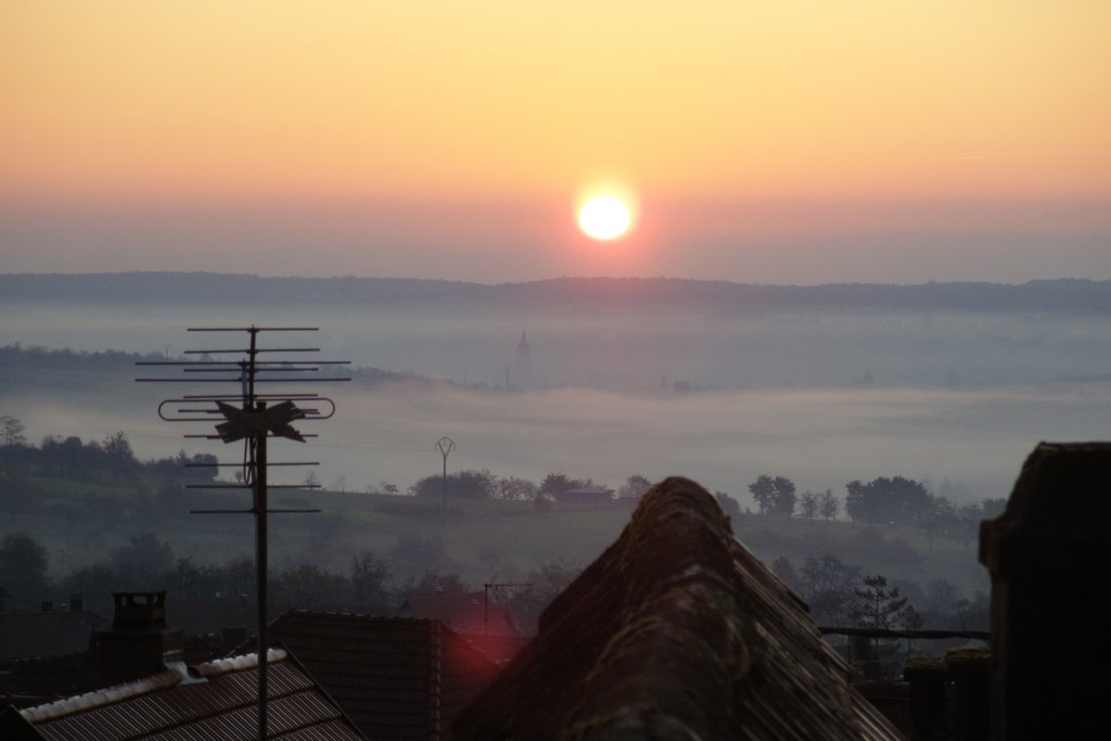 Blick von Oberbronn Richtung Reichshofen am Mogen (Elsass) by ReinerRudolph