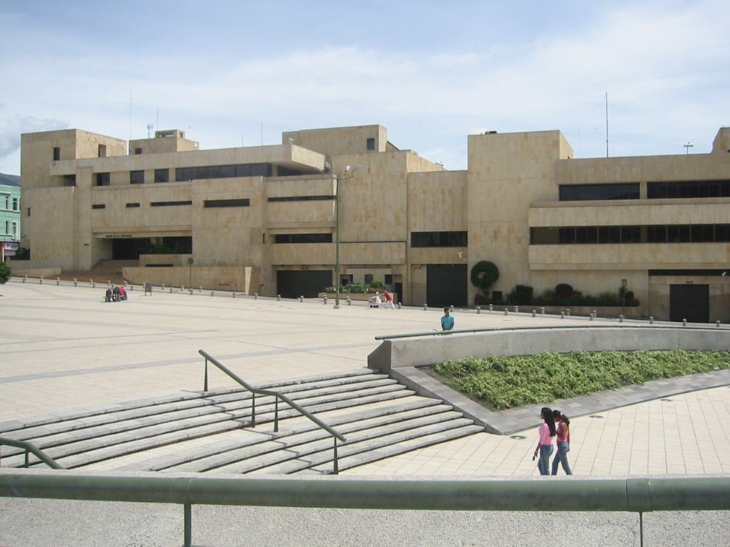 Banco De La Republica - Plaza Del Carnaval by Willy Andrés Sánchez