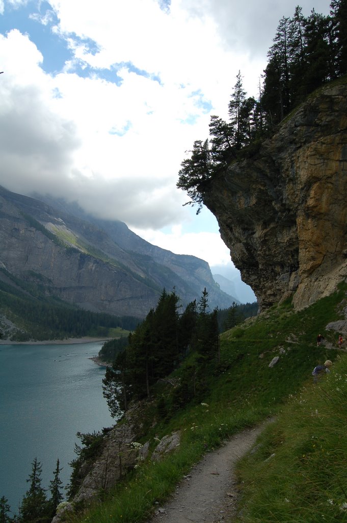 Weg-oberhalb vom Oeschinensee by Willi L