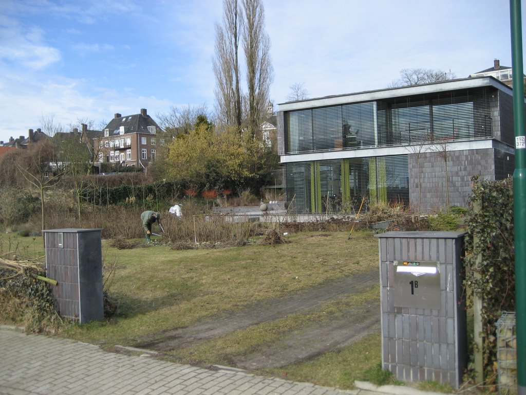 JP - Rhenen - Schoutenboomgaardweg 1b - Very modern, square and industrial house by Jaap Peters