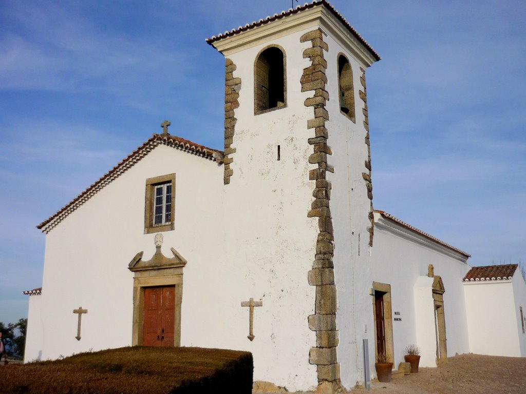 Iglesia en Marvao by Lupe Landero