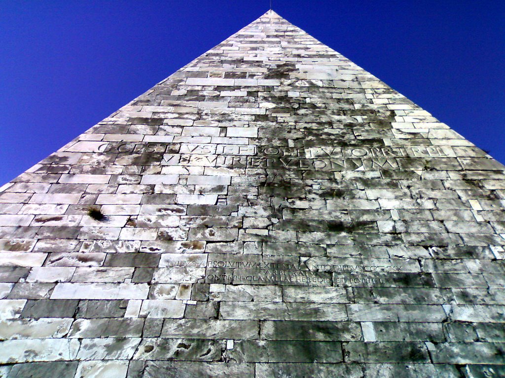 Piramide di Caio Cestio - lato est - veduta della dedica by Bepix (Giuseppe de Giacometti)