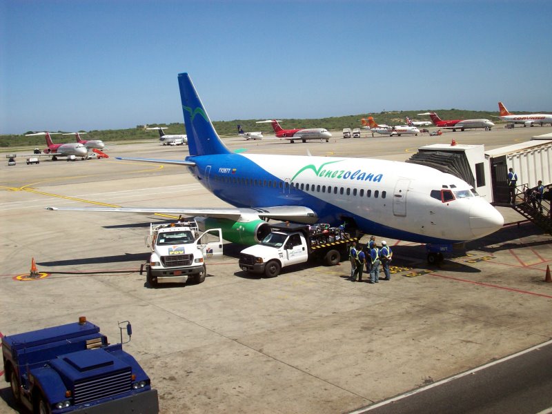 Aviones de la terminal nacional de caracas by varias personas