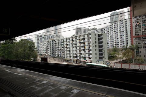 Ngau Tau Kok MTR Platform by hkphoto.com