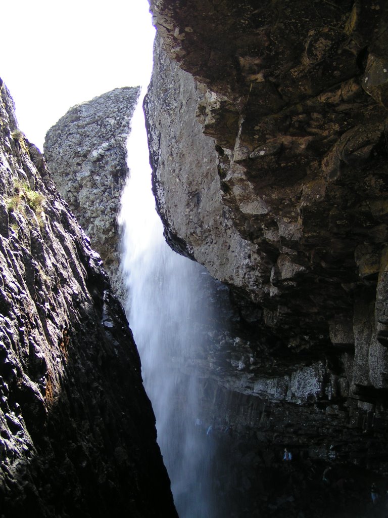 Cascade de Déroc by Jean-Michel Suder