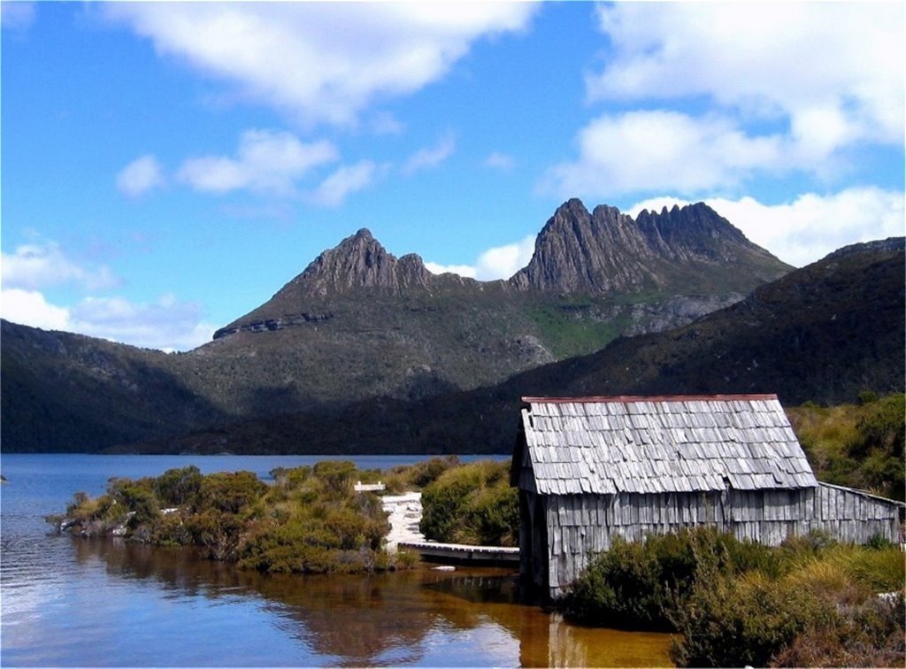 Cradle Mtn Boat House by devonport109