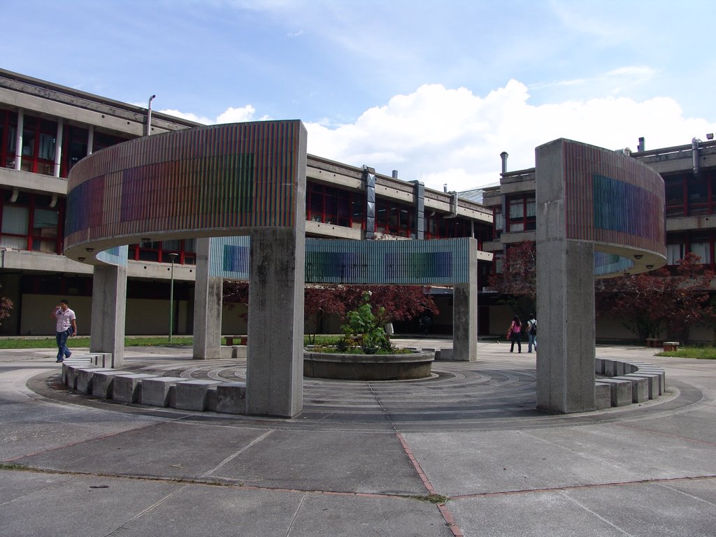 Plaza de Carlos Cruz Diez, exterior de la facultad de Ciencias ULA, Complejo La Hechicera by k4'C