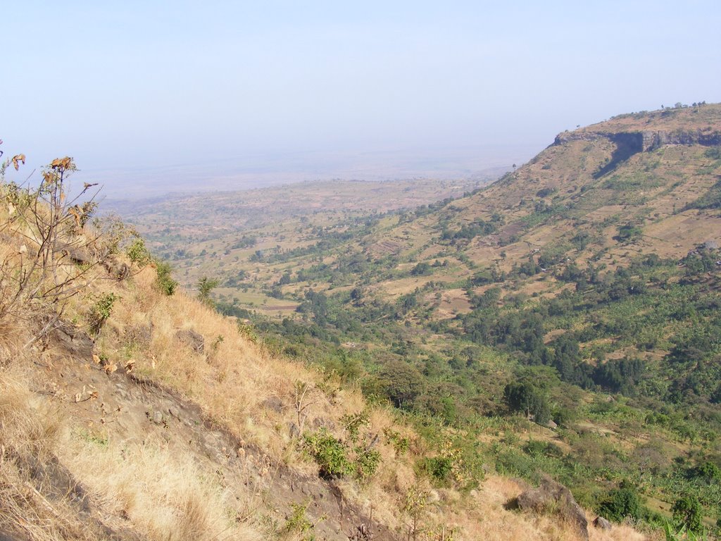 Valley in front of Sipi Falls, Uganda by gsella