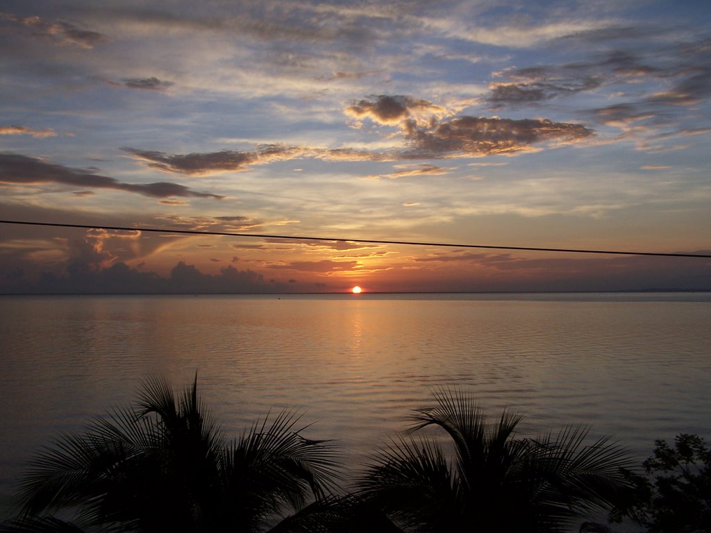 Amanecer desde Hostal S. los Jardines. by LACHUNA