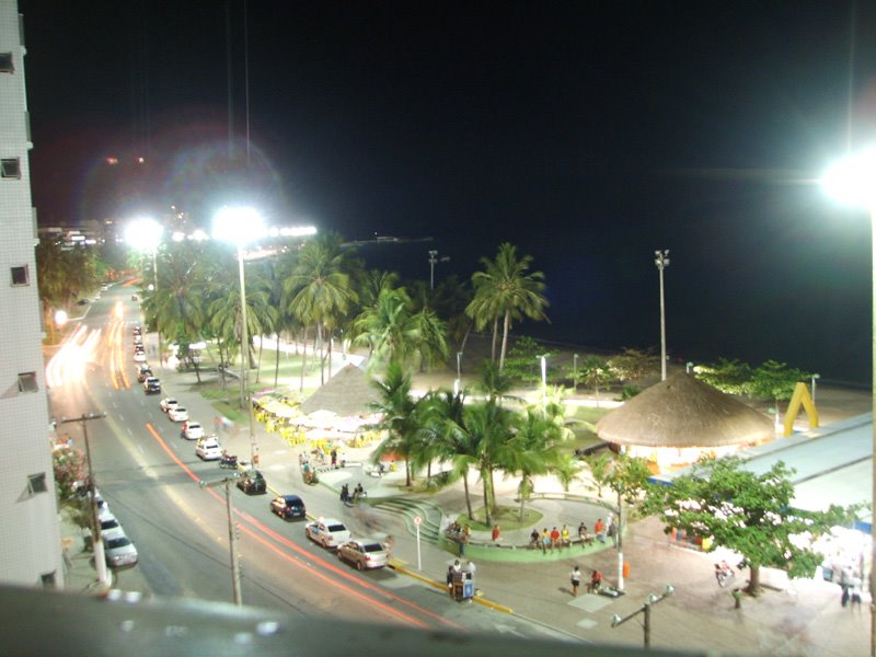 Vista noturna da praia de Pajucara by felipepagnussat