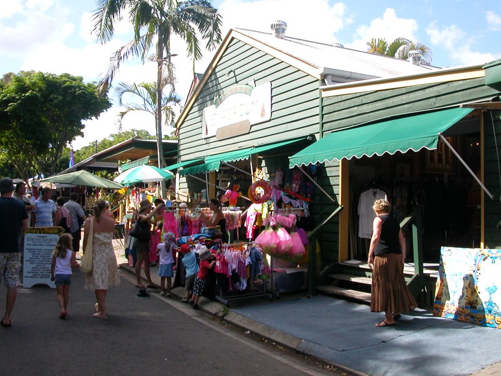 Things to eo - Visit Eumundi Markets by whispersatkenilworth