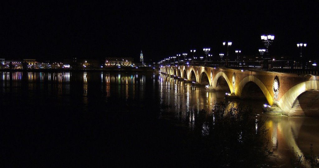 Bordeaux - Le Pont de Pierre by night by Alain Convard