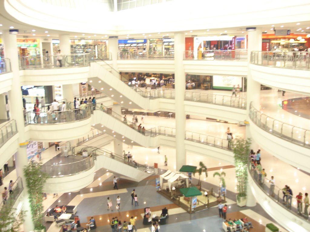 Robinson's Place Mall,Malate,Manila,Philippines by john m. balawen