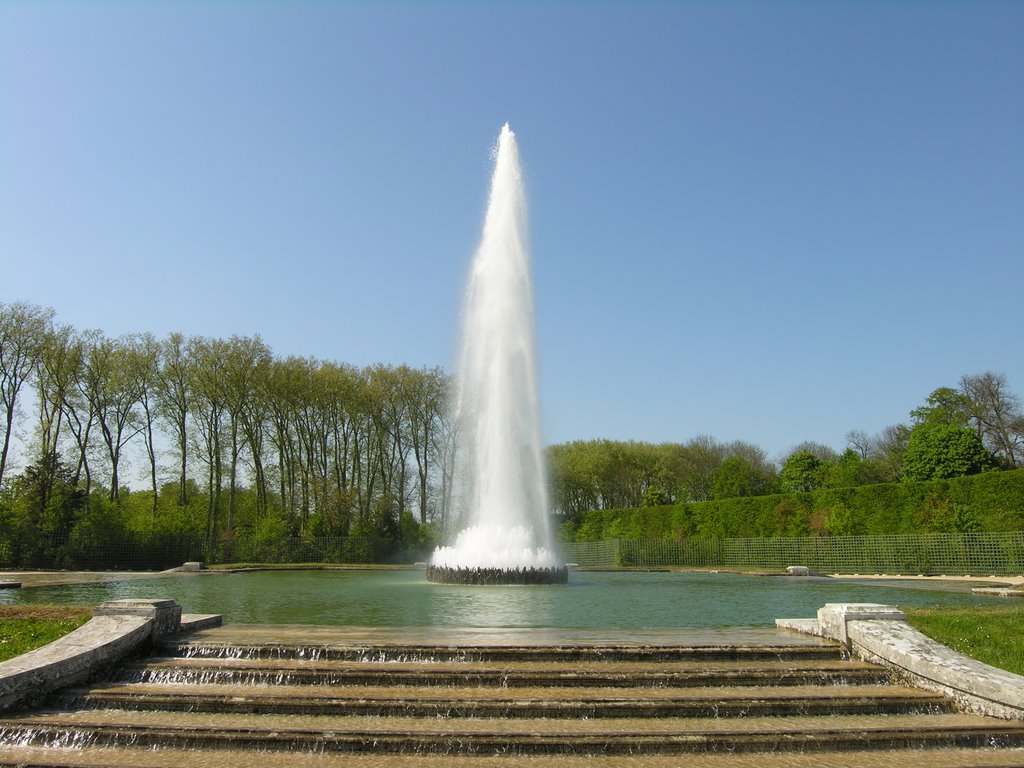 Parc du Château de Versailles by Pierre Coquil