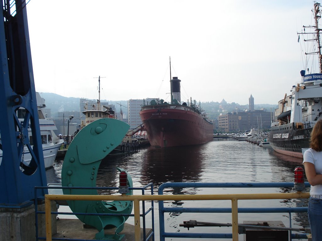 Canal Park, Duluth, MN 55802, USA by Rolligen