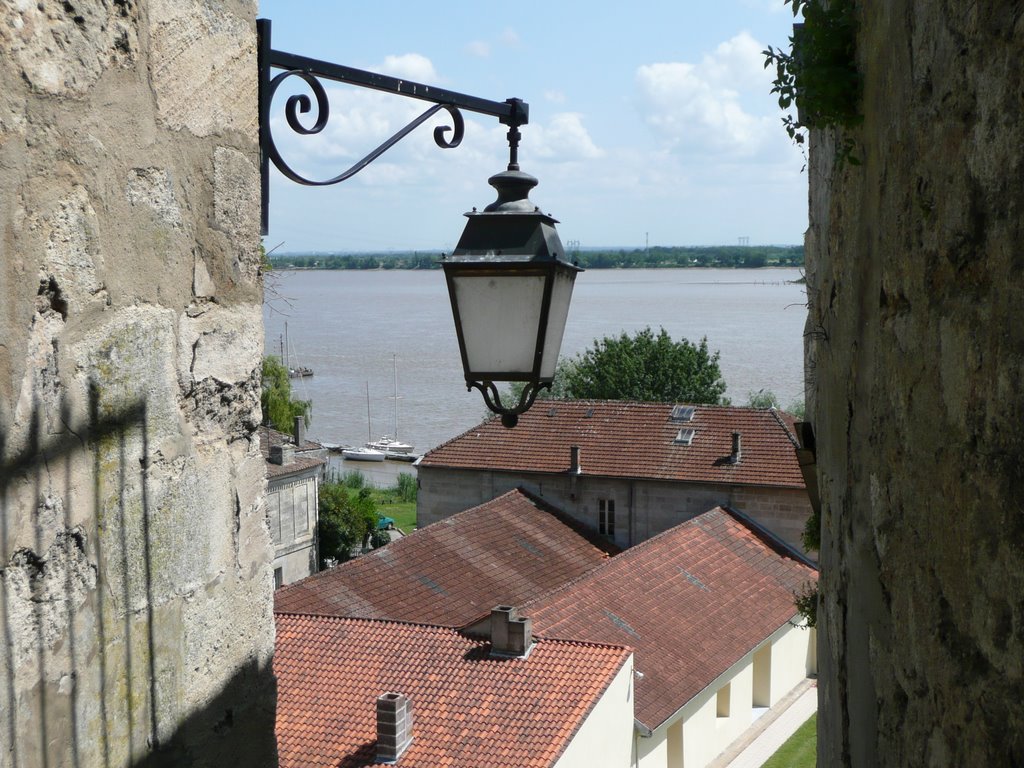 Bourg sur Gironde l'escalier du roi by lemenio