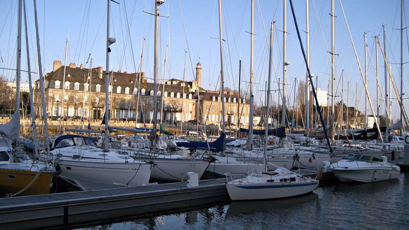 Lorient -Quai des Indes by john sutter