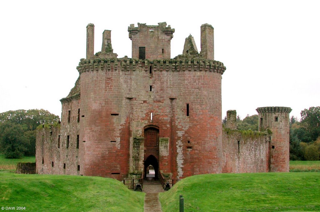 Caerlaverock Castle by donaldw