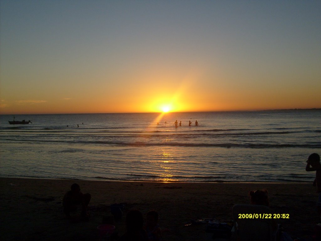 Atardecer en Atlantida by Cristian Ghirardi