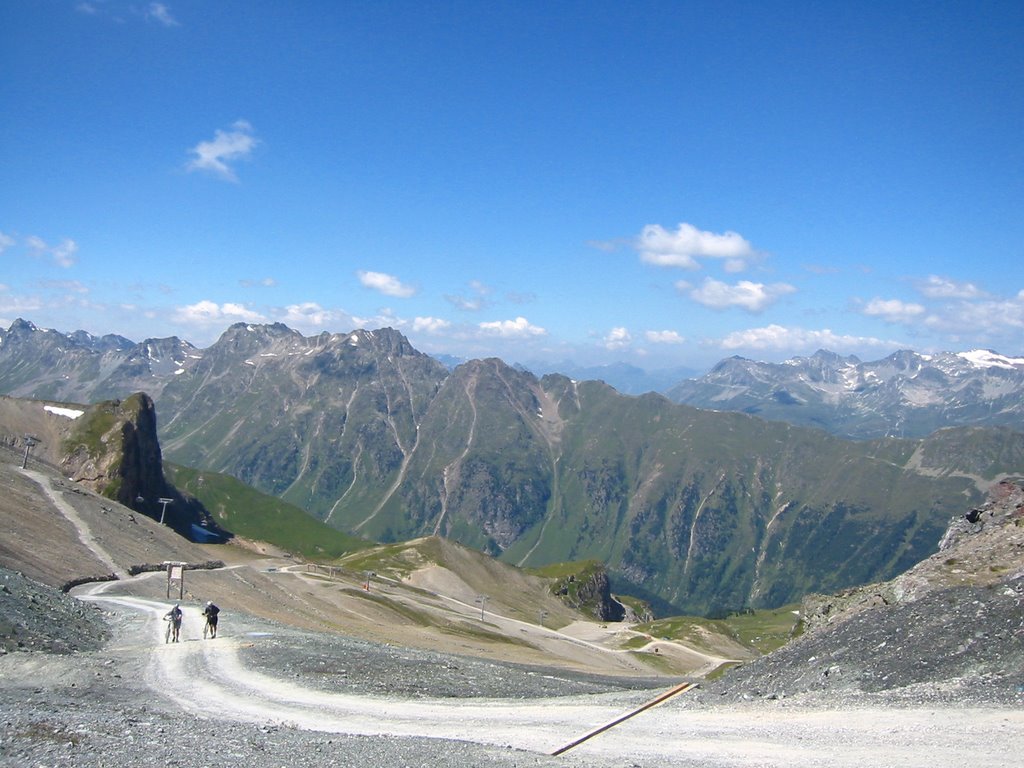 Blick vom Idjoch (go-alps.de) by Tom Bierl