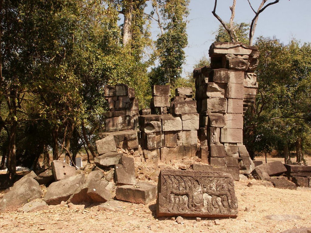 217-Prasat Ta Leng (Prasat Lum Phuk) (28.01.2009) by Khmer Search