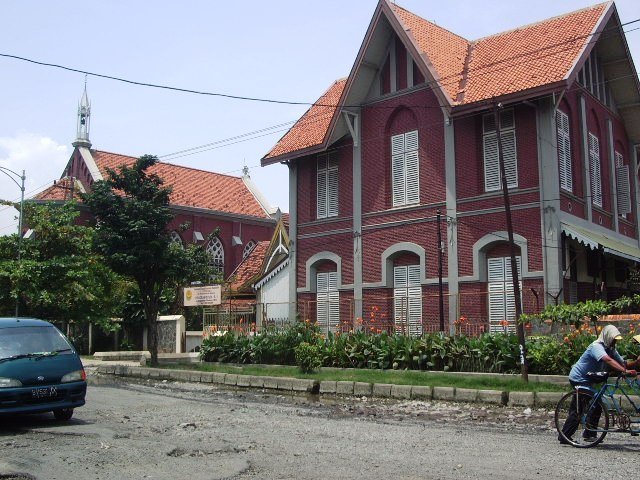 SEMARANG-GEREJA DI JL RONGGOWARSITO by Poetry Soerya