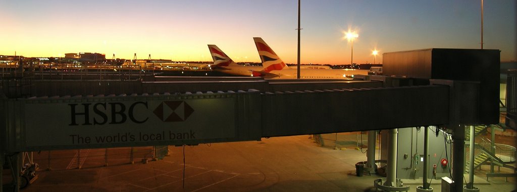 Sydney Airport by Jeong Moonyong