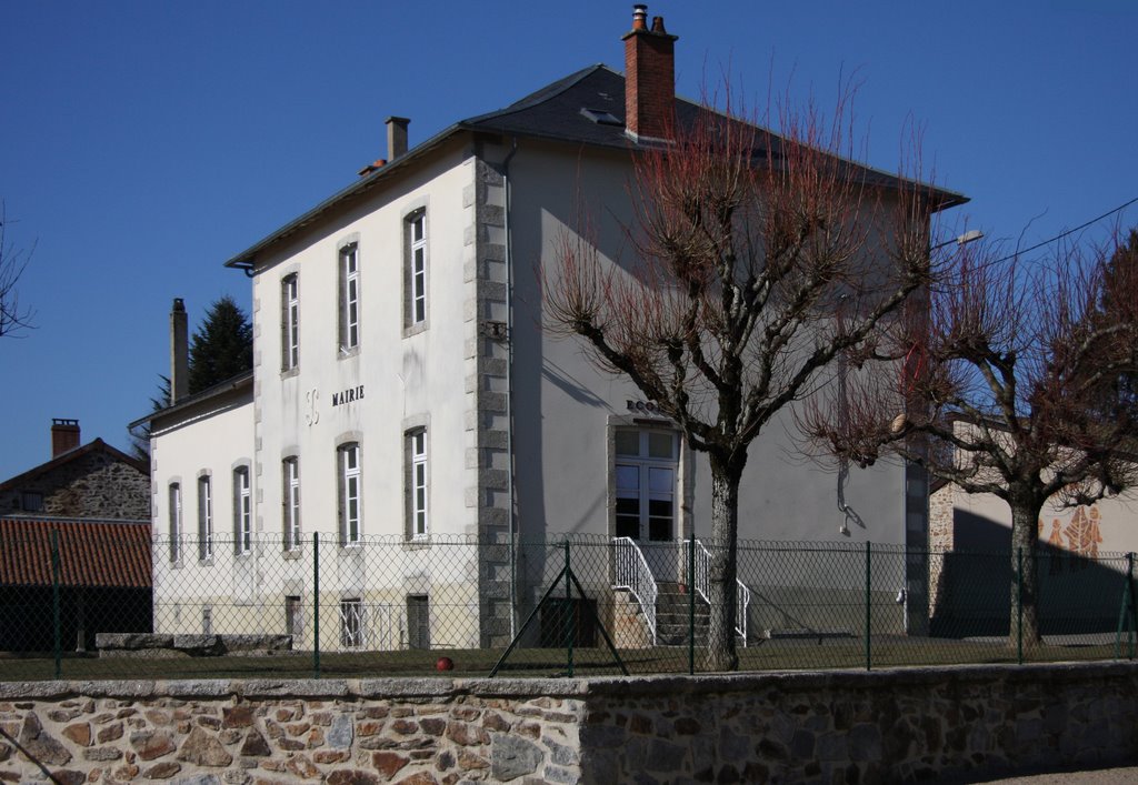 Moissannes : mairie école by macrobert