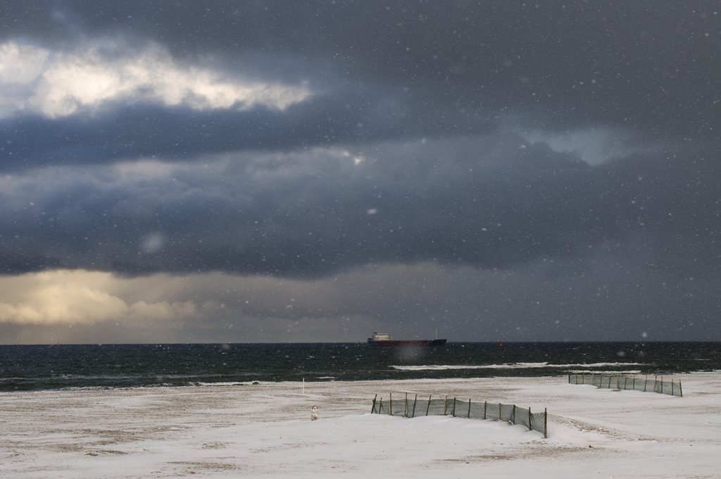 Ostsee warnemünde Winter by Holger Martens