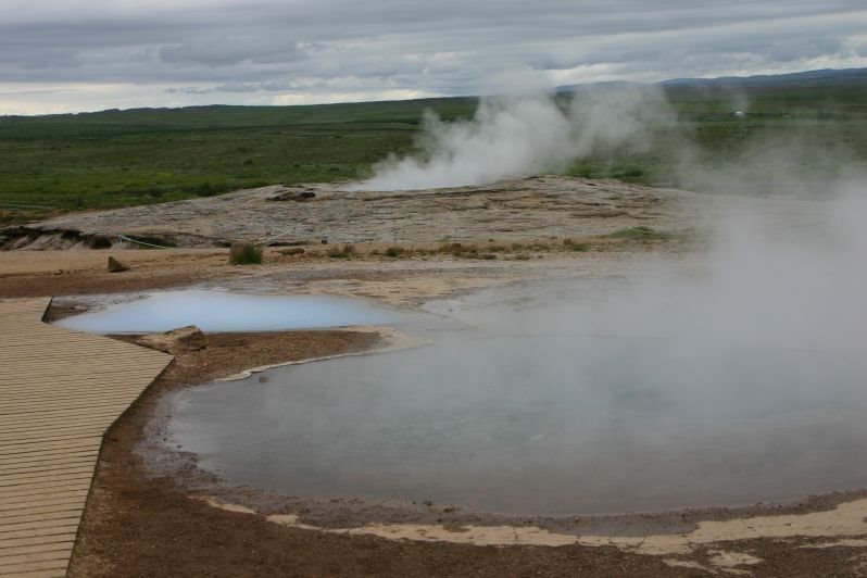 Geysir luminescent pond by daisy