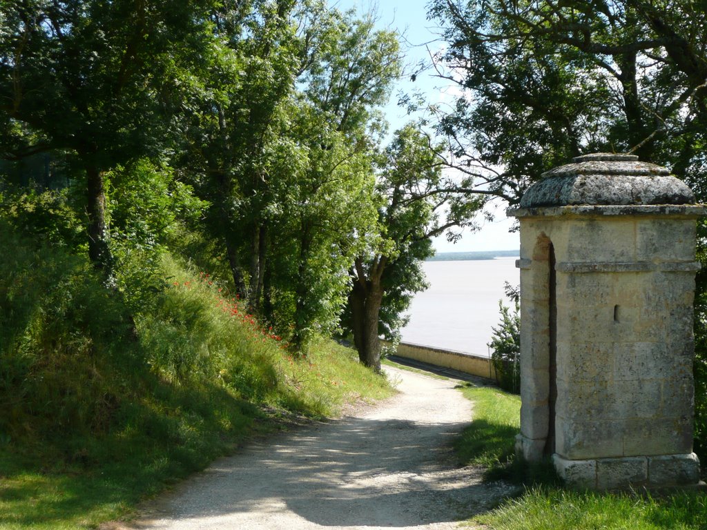 Ancienne guérite dans la citadelle by lemenio