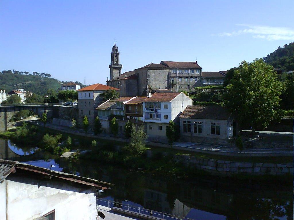 Vista sobre o Avia (Ribadavia) by gatavagabunda