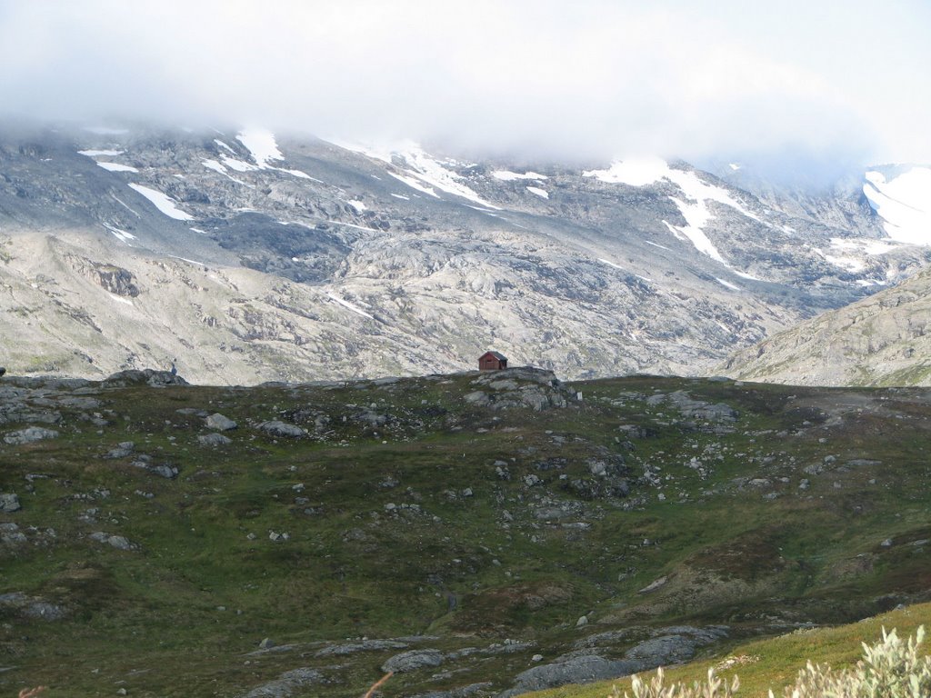 On the road to Geiranger by krystianod