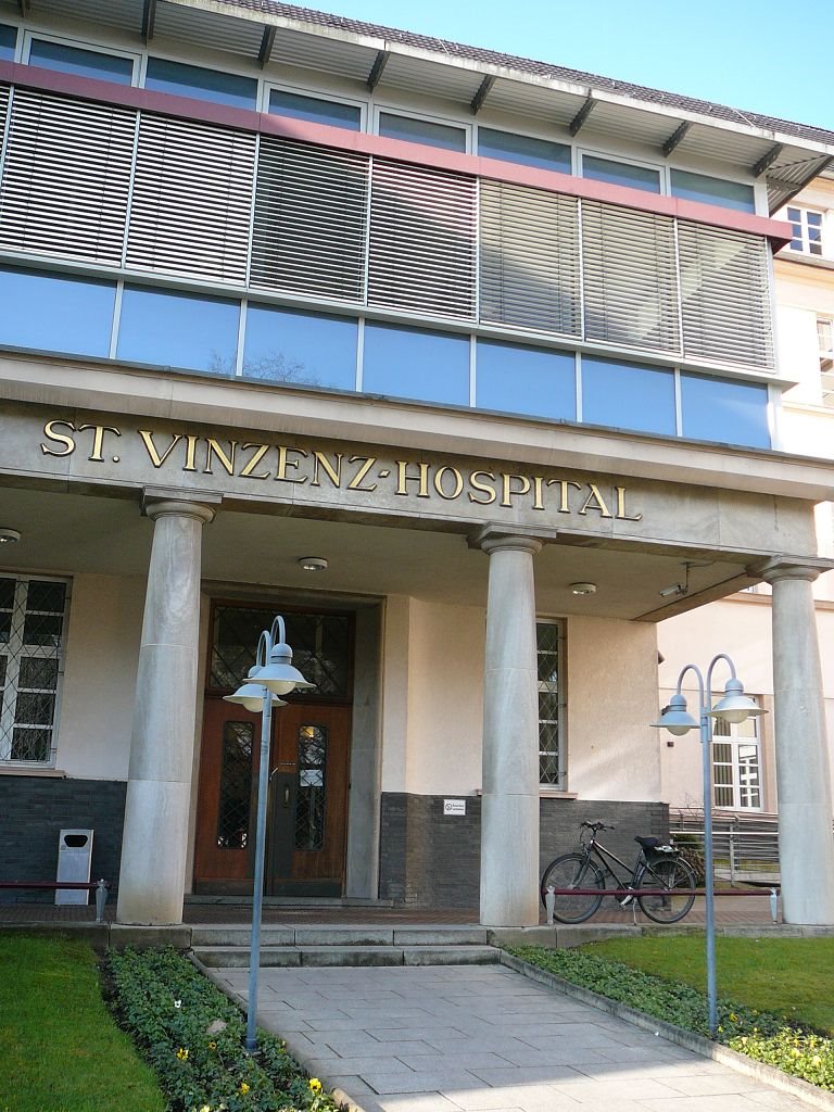 ¤{B} St. Vinzenz Hospital in Köln Nippes by Badewanne