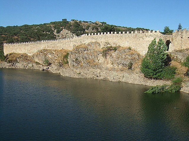 Buitrago de Lozoya: Murallas by Pedro Salcedo i Vaz