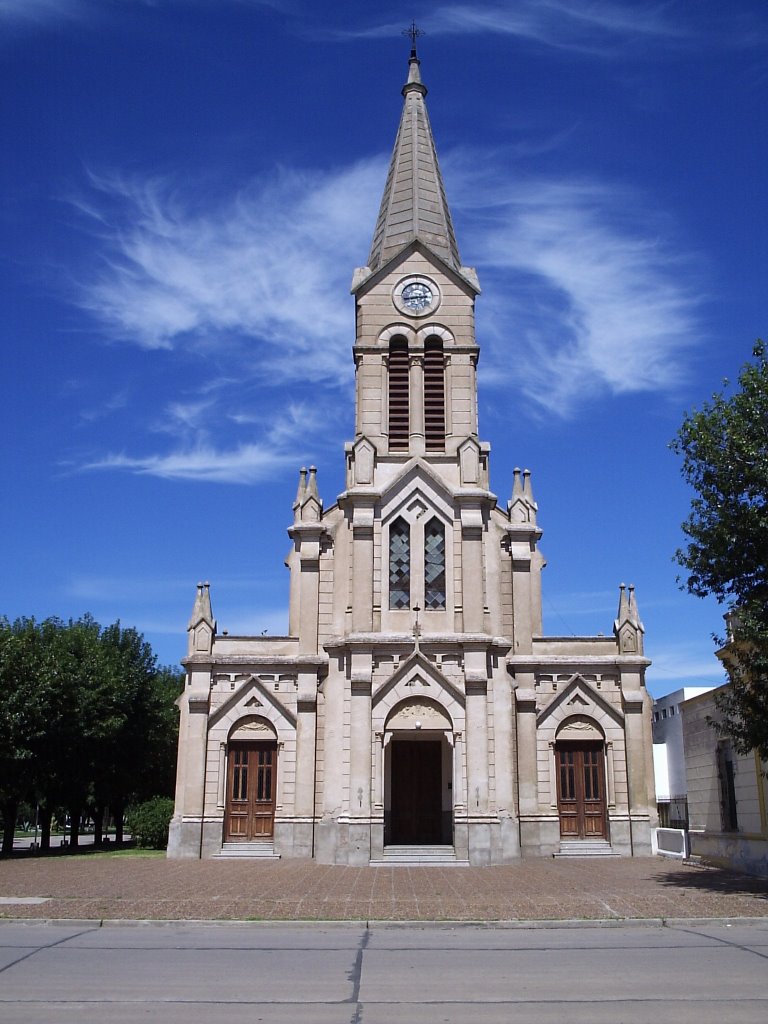 Iglesia en el centro de Cólon (B) by claqueta