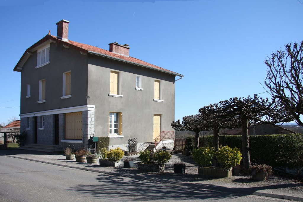 Royères : maison du Bourg by macrobert