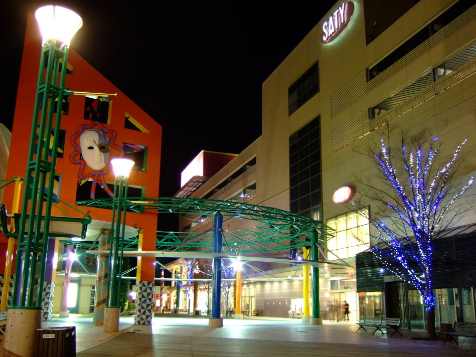 A night view of the Century Mall（センチュリーモール - 夜景） by hiro.n