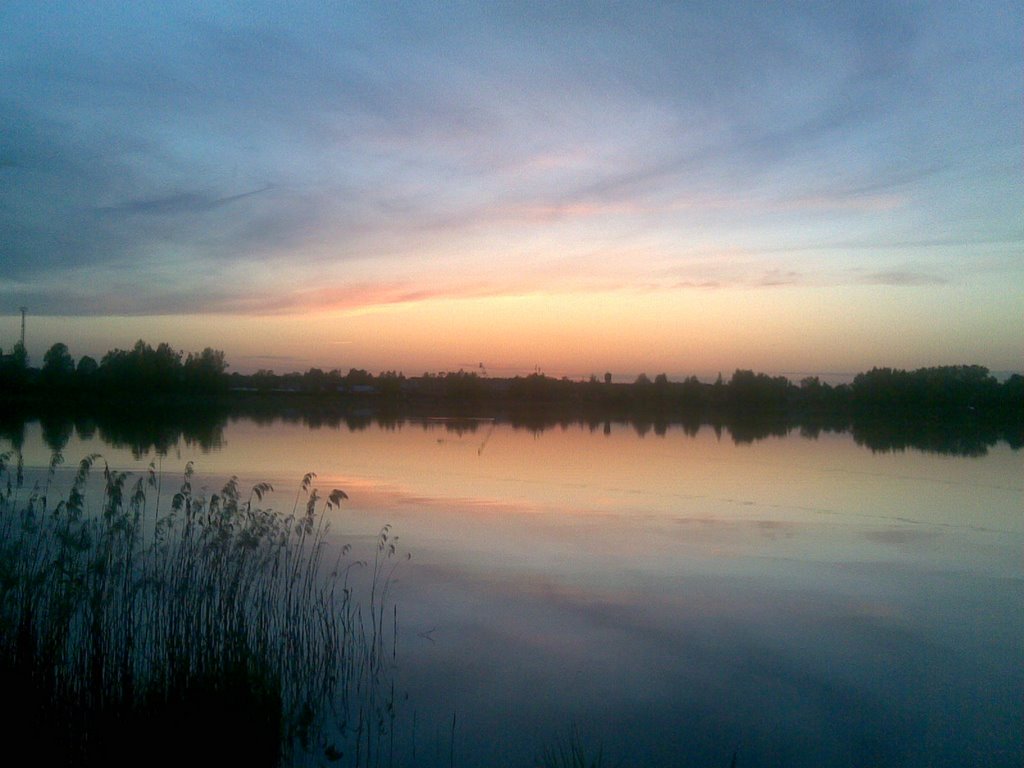 Sunset at lake Ozolnieku by miezis