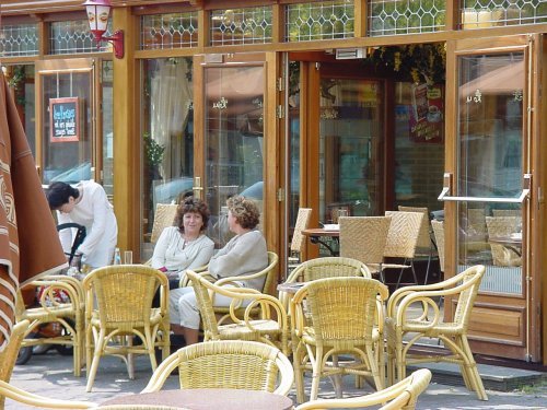 Ons Caffeej op de markt Uden by Donderslag