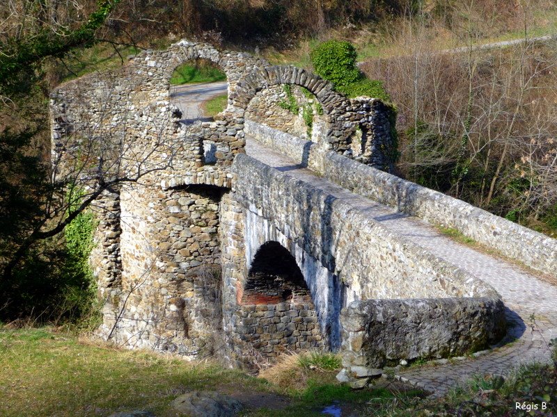 Le pont du diable en Ariége by boutolleau